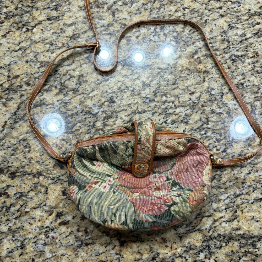 Saddle River Vintage Floral Tapestry Crossbody Bag Rose Green Cottagecore Oval